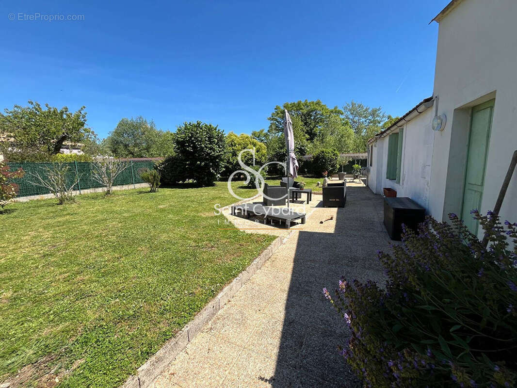 Maison à SAINT-YRIEIX-SUR-CHARENTE