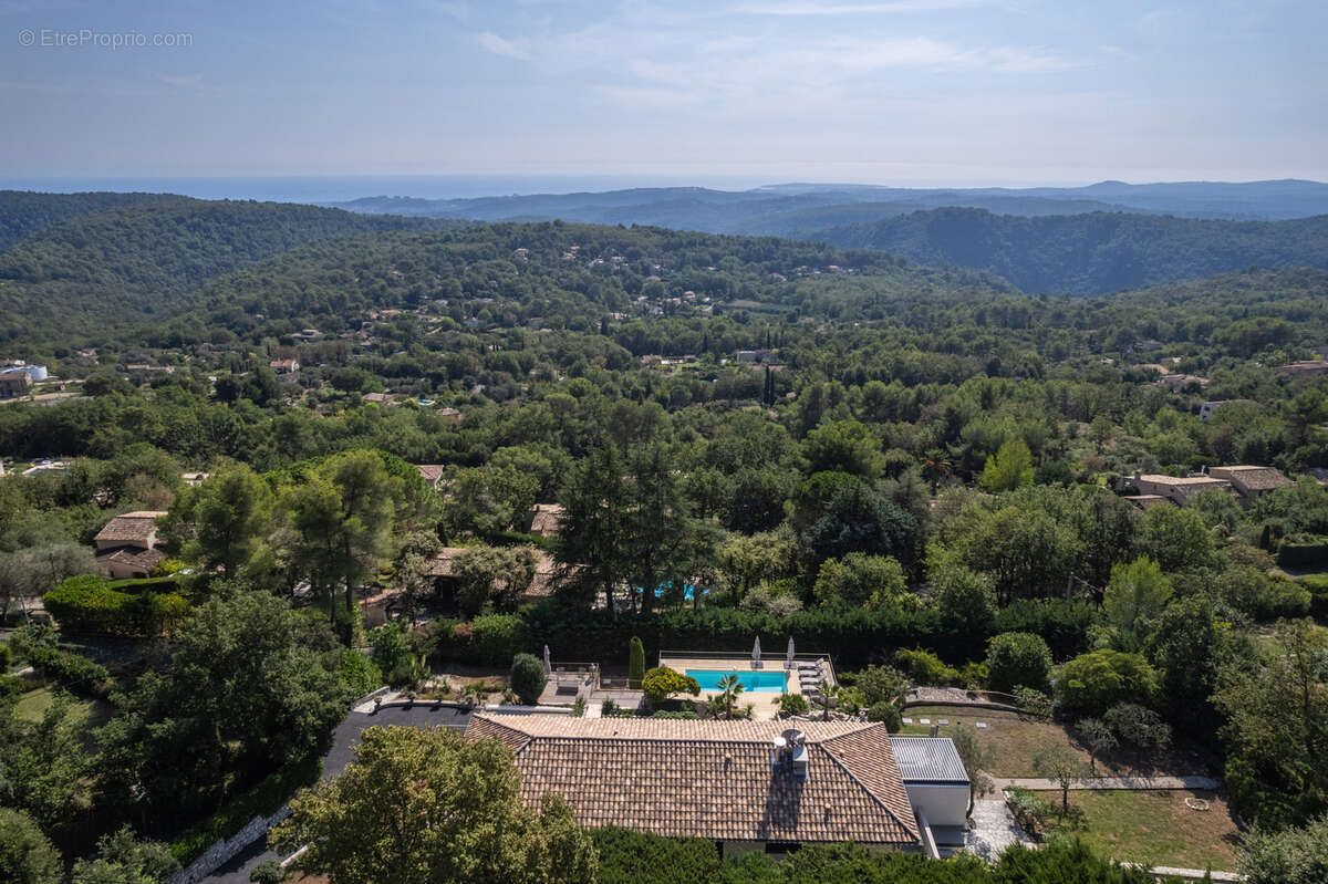 Maison à TOURRETTES-SUR-LOUP