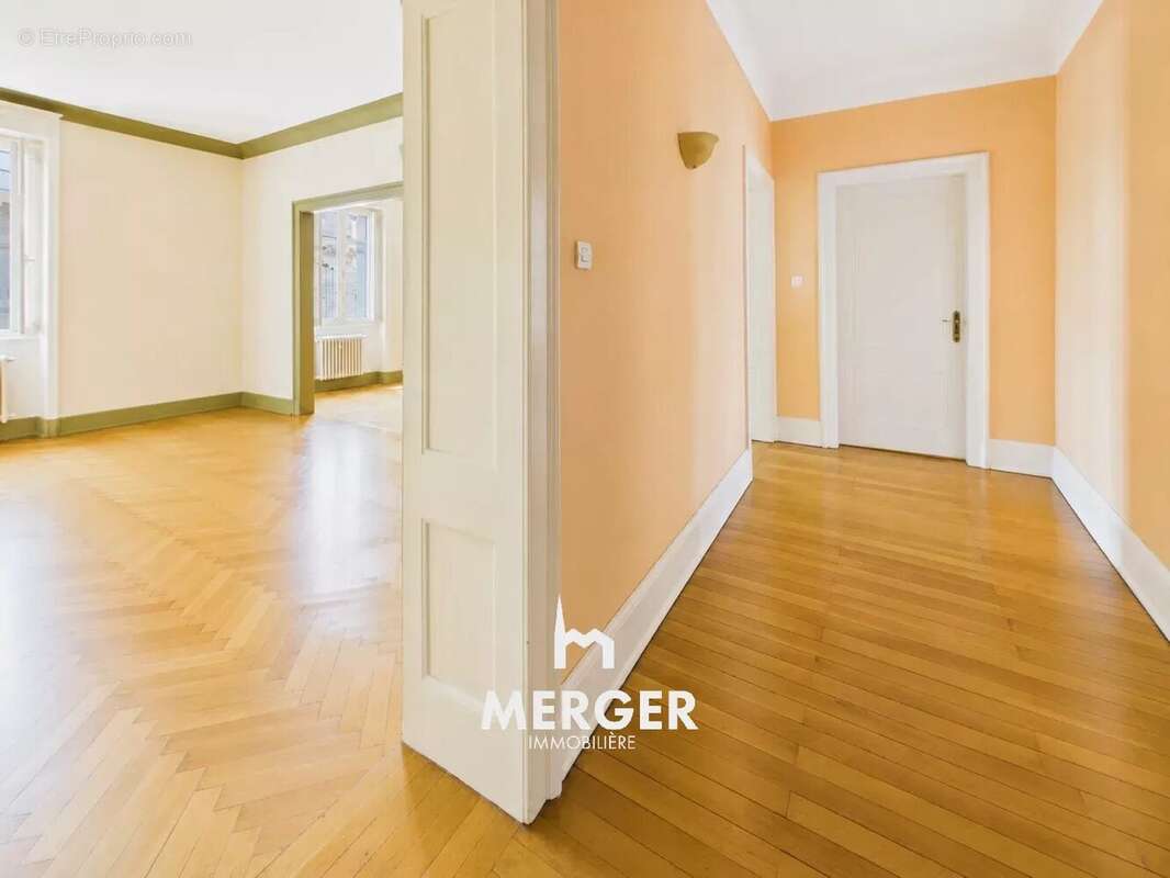 8 pieces 185m²  usage mixte possible - photo 5