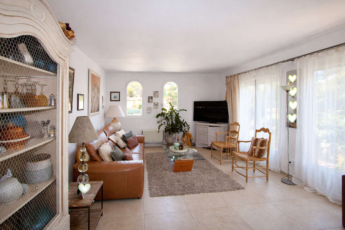 Appartement à LA COLLE-SUR-LOUP