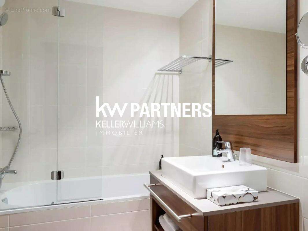 Appartement à COURBEVOIE