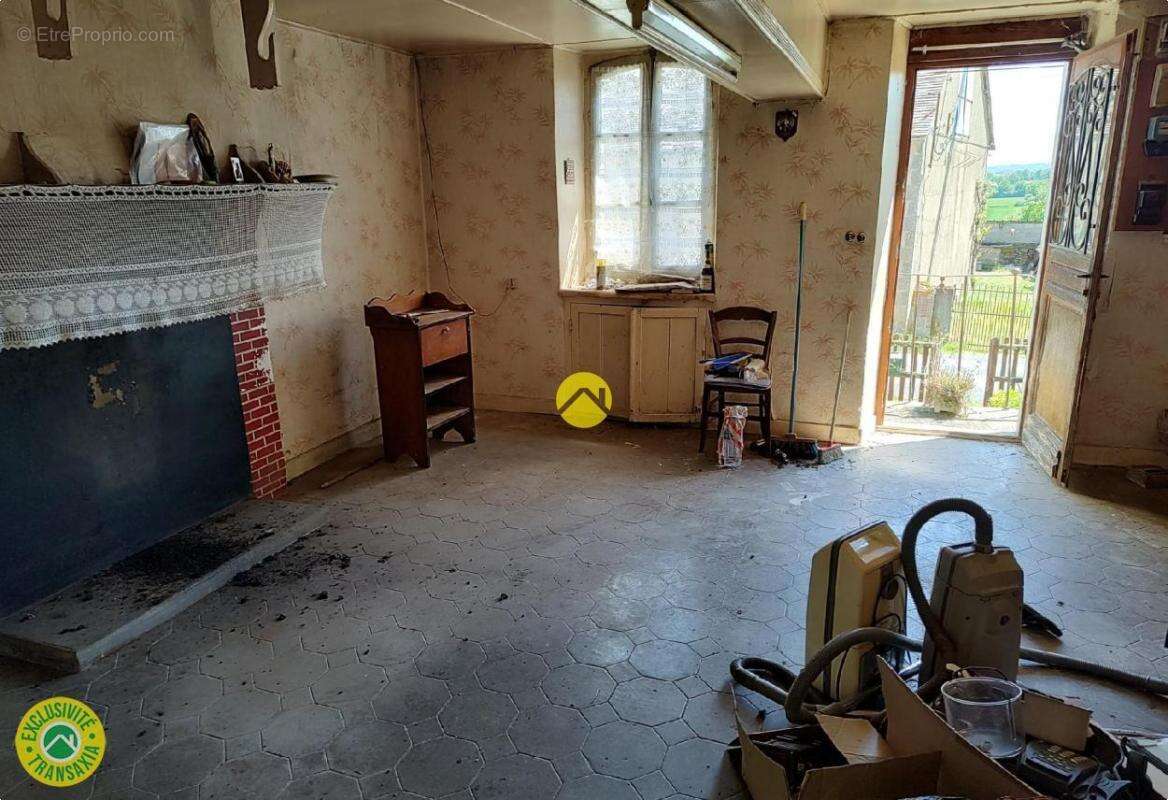 Maison à DUN-LE-PALESTEL