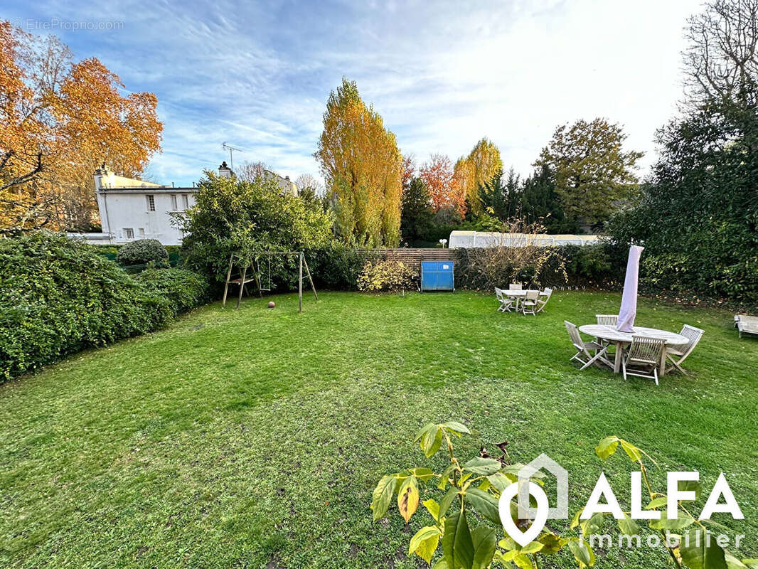 Appartement à SAINT-GRATIEN