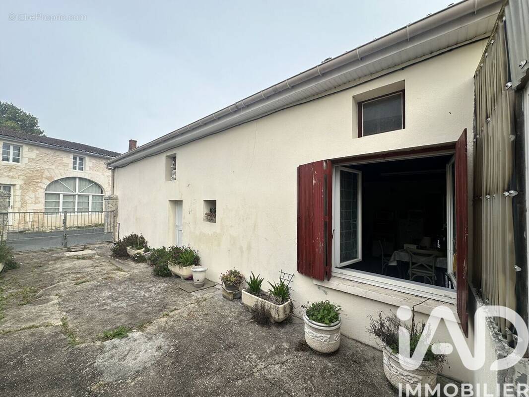 Photo 1 - Maison à MOSNAC