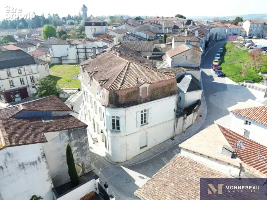 Batisse remarquable au centre ville - photo 4