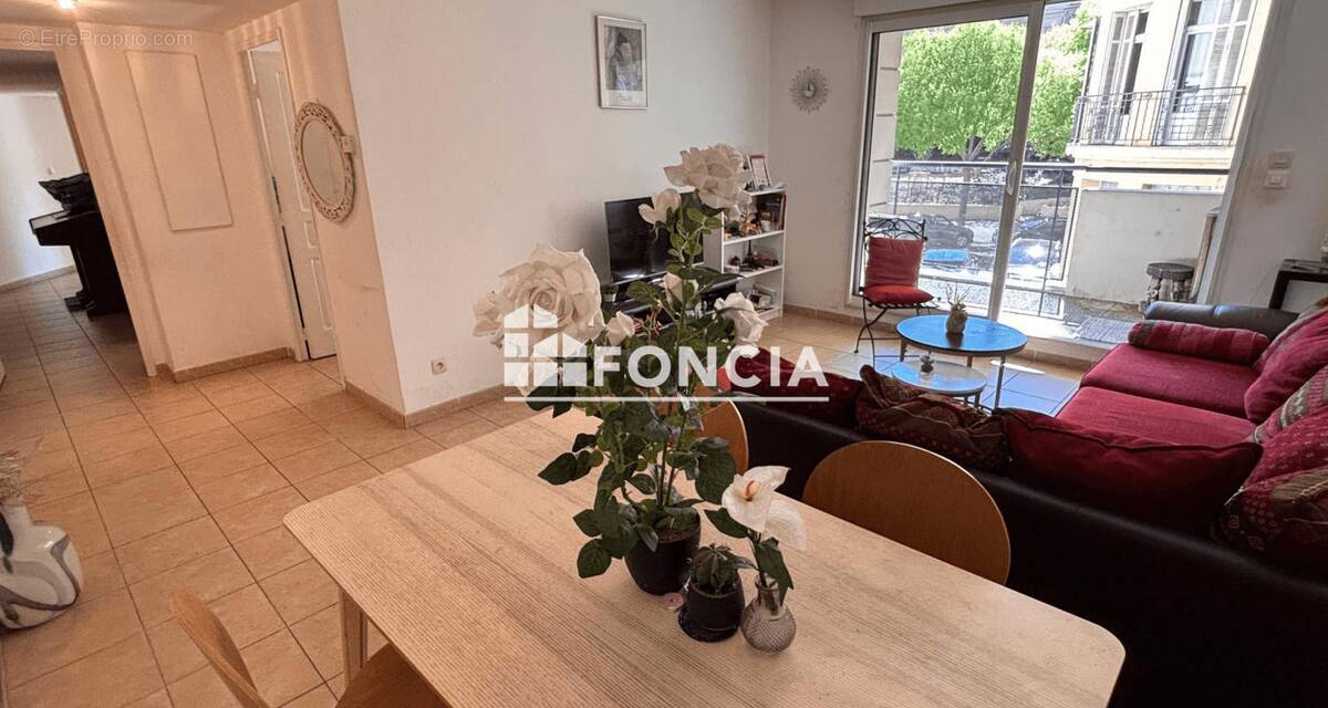 Appartement à MARSEILLE-1E