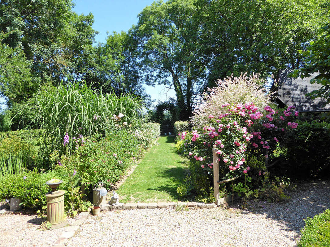 Maison à CORMEILLES
