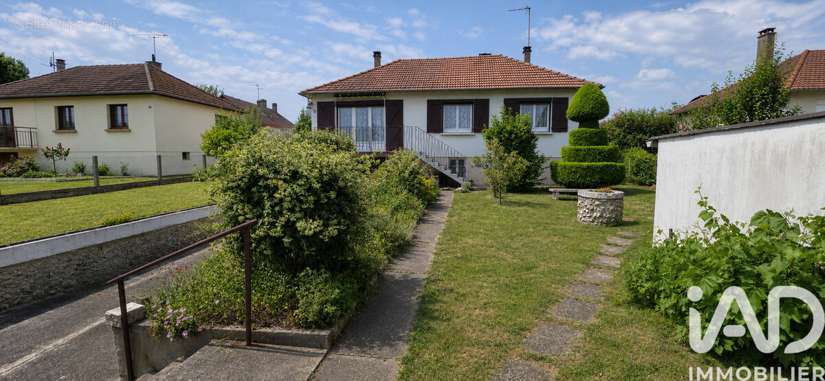 Photo 1 - Maison à SAINT-ETIENNE-DU-ROUVRAY