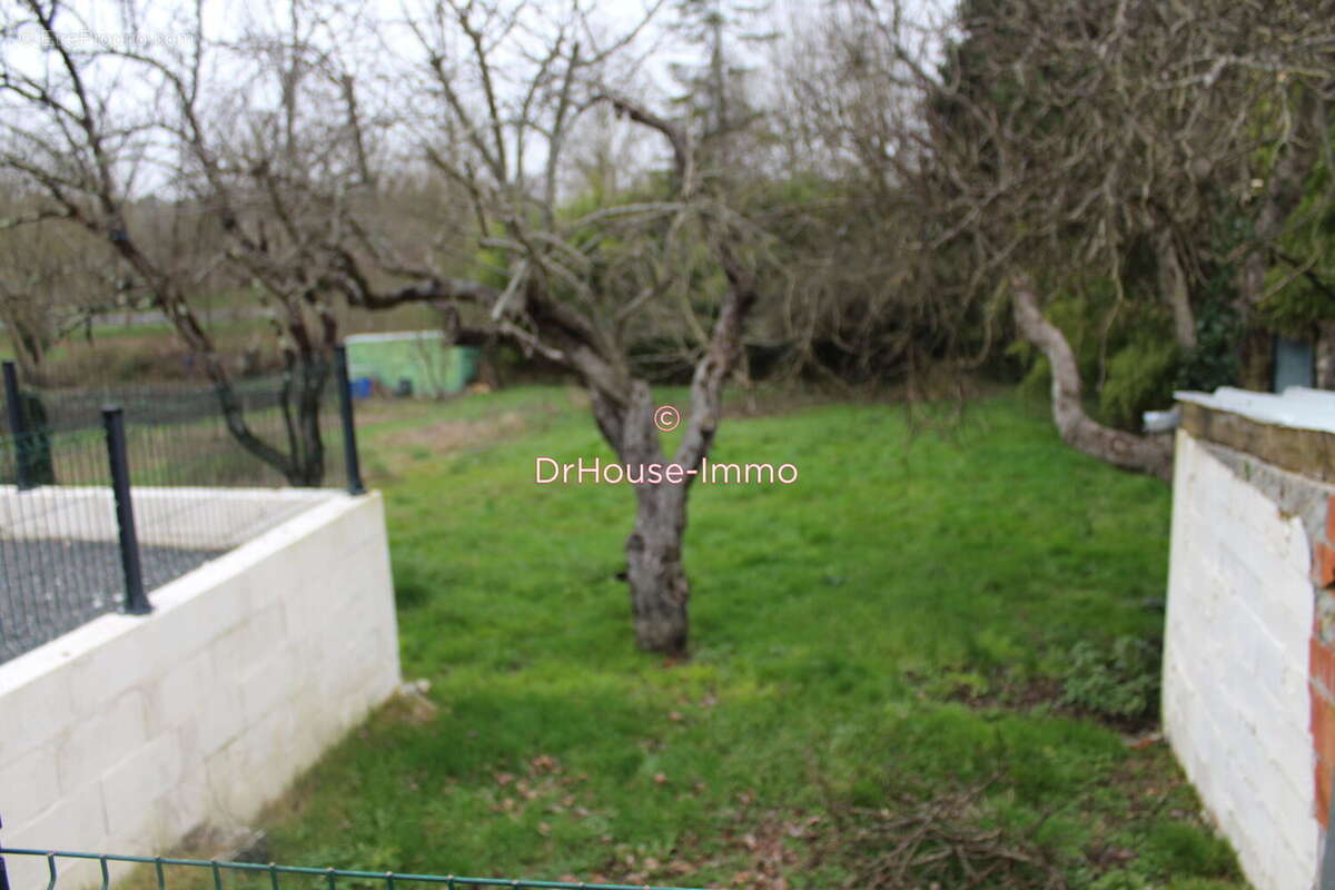 Maison à ROULLET-SAINT-ESTEPHE