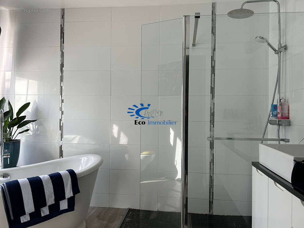 Clavette maison plain pied 141 m² piscine et garage - photo 9