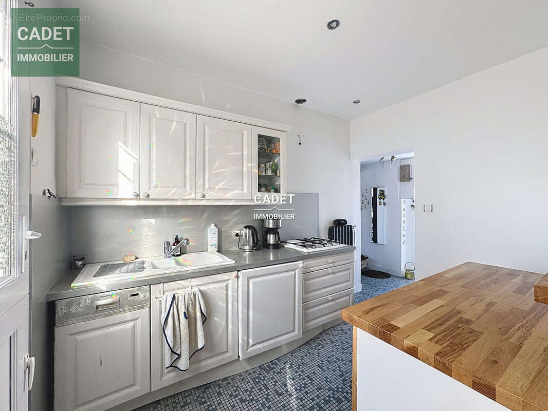 Maison à DONVILLE-LES-BAINS