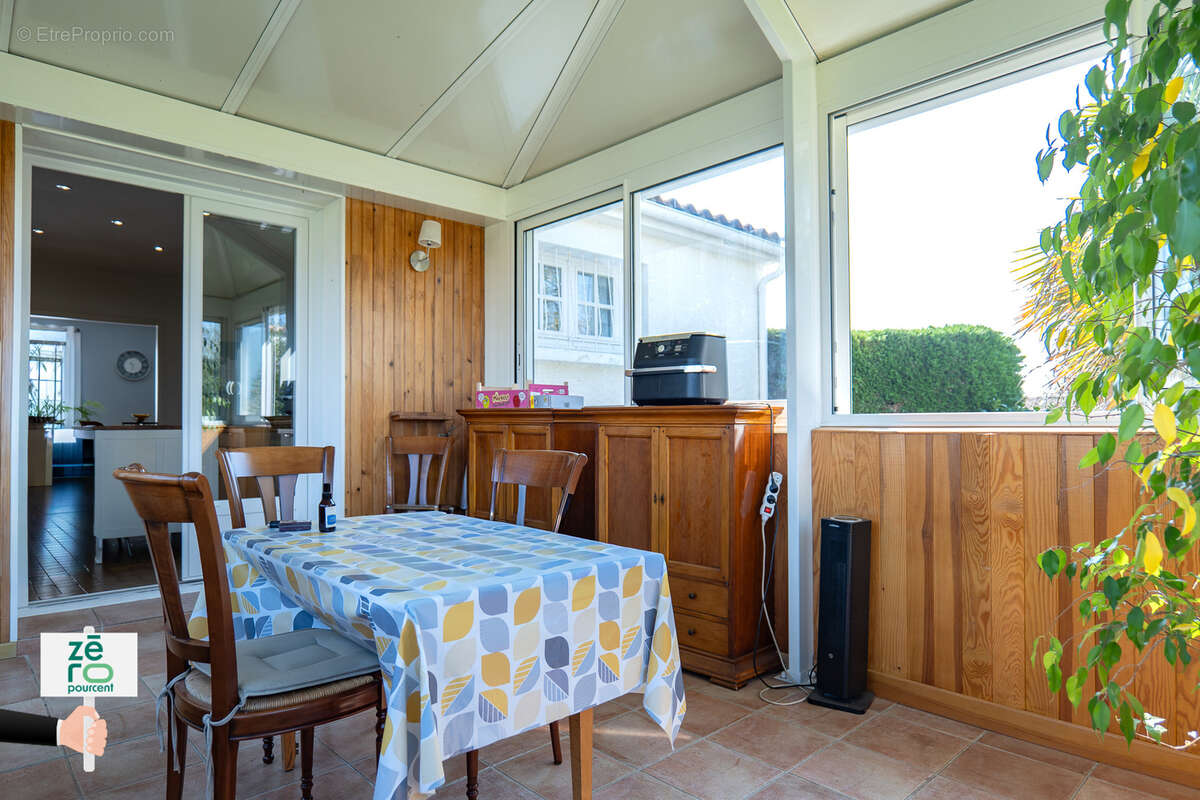 Maison à LES MAGNILS-REIGNIERS