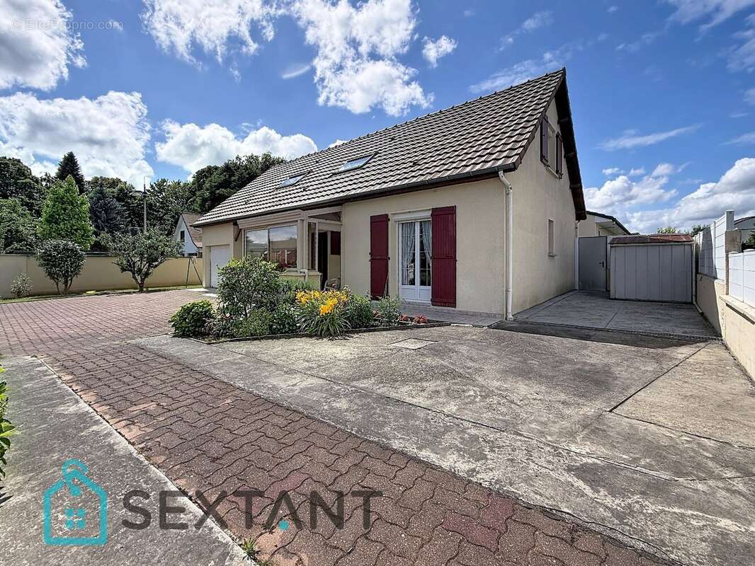 Maison à FRANQUEVILLE-SAINT-PIERRE