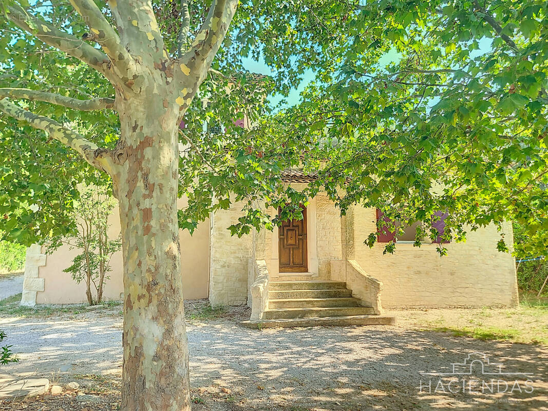 Maison à VENTABREN