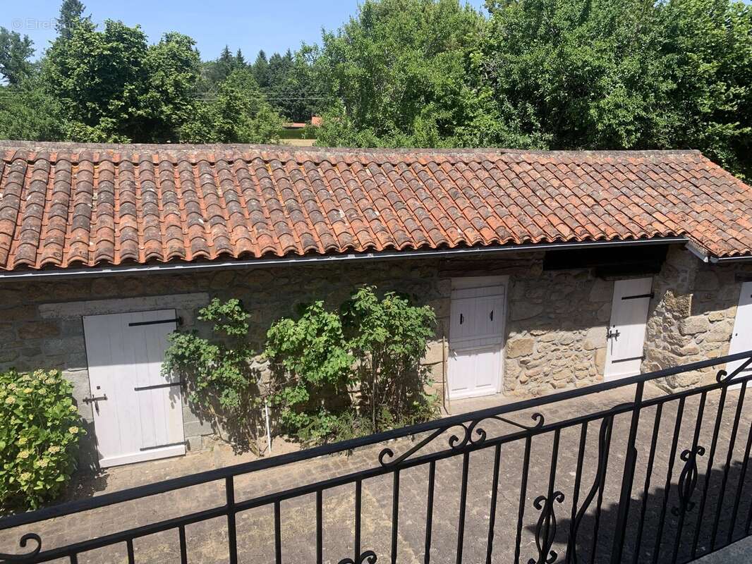 Maison à SAINT-SAUD-LACOUSSIERE