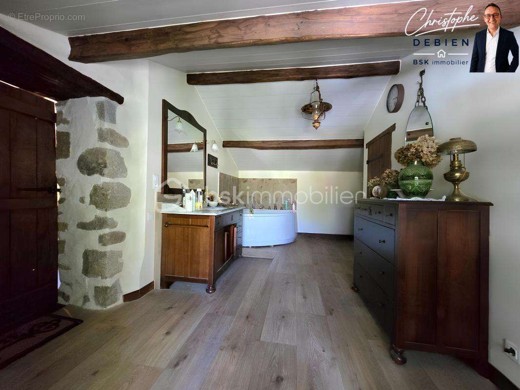 Propriété équestre d'exception – maison en pierre rénovée – 16 box – 2 ha – vue panoramique - photo 11