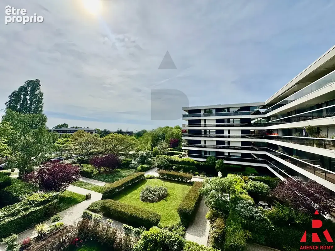 4 pièces beaux volumes - 2 balcons cave parking - photo 8