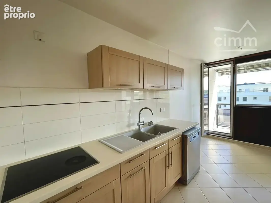 Vue panoramique pour ce T4 avec loggia dans résidence recherchée - photo 7
