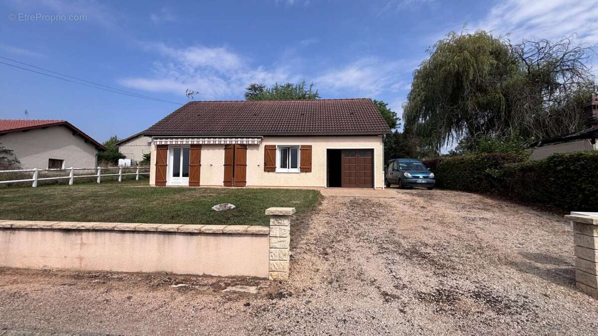Maison à ROMENAY
