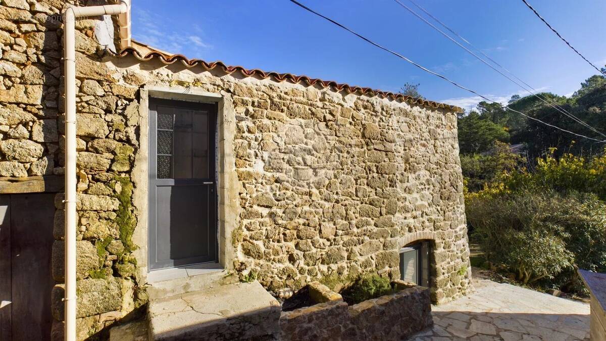 Maison à PLAN-DE-LA-TOUR