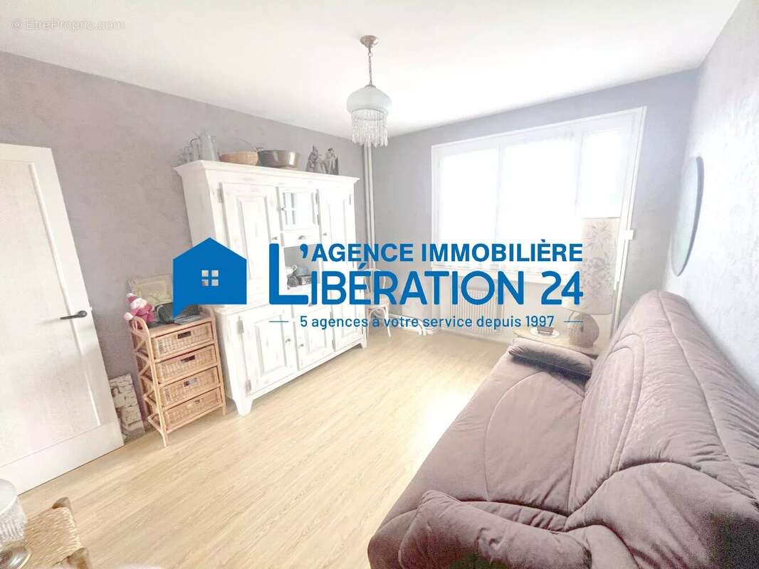 Appartement T5 95m² Balcons Terasse Ascenseur Garage Cave - photo 8