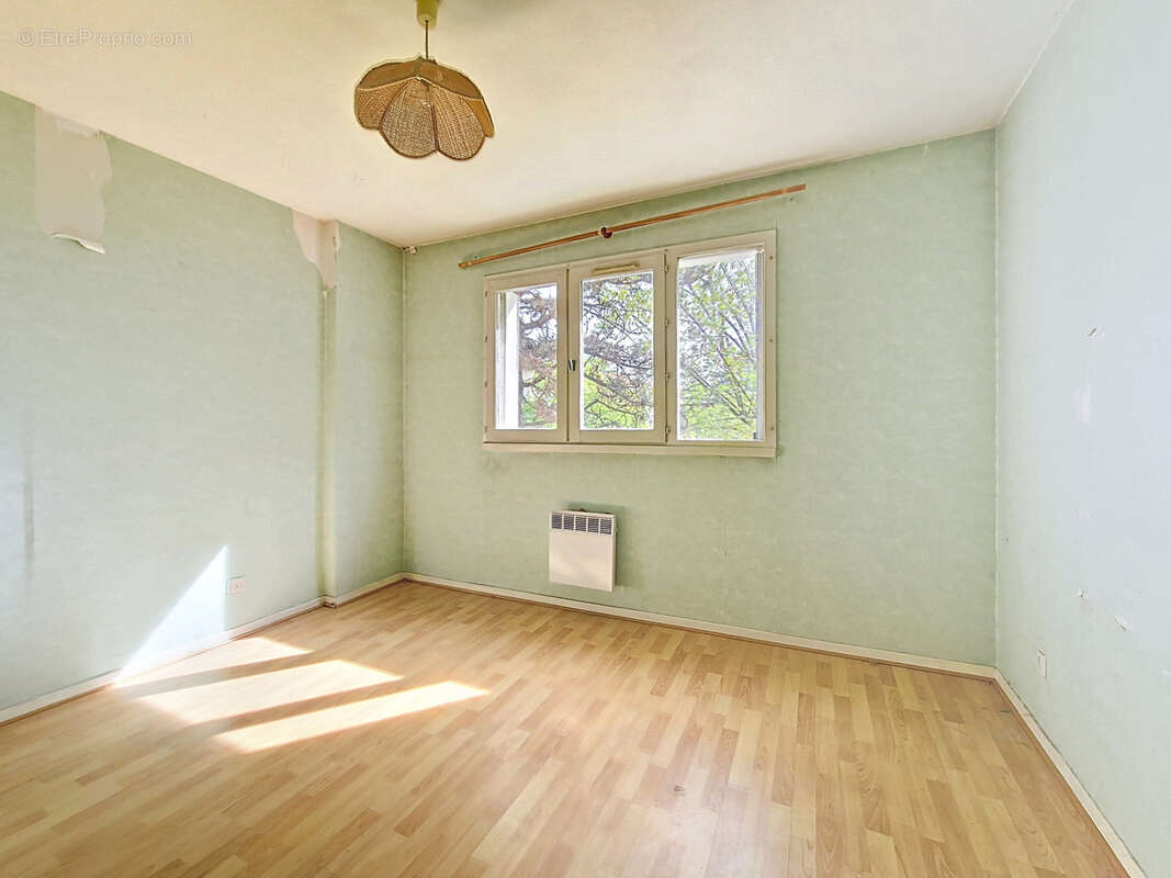 Appartement à SEREZIN-DU-RHONE