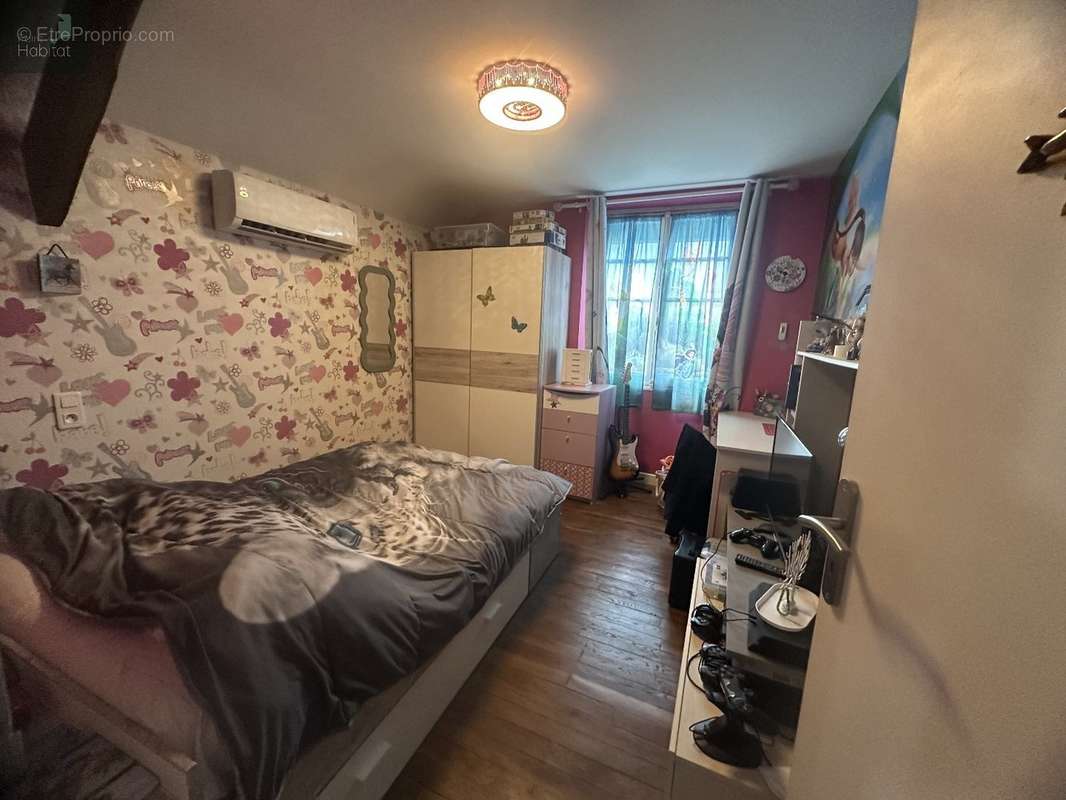 Maison à SAINT-SANTIN-DE-MAURS