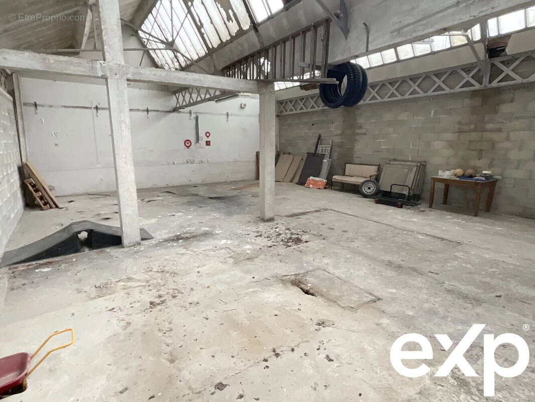 salle atelier 2 - Appartement à SAINT-ANDRE-LES-VERGERS