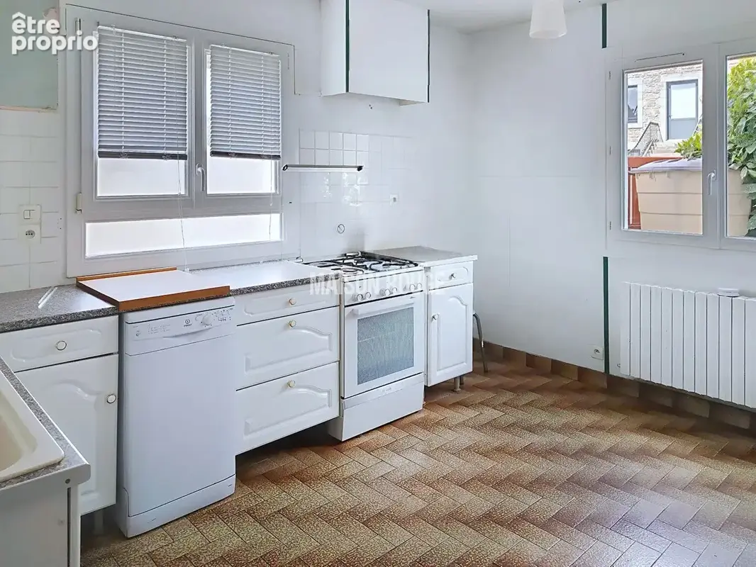 Le Tronchet centre : Maison familiale en pierre - photo 8