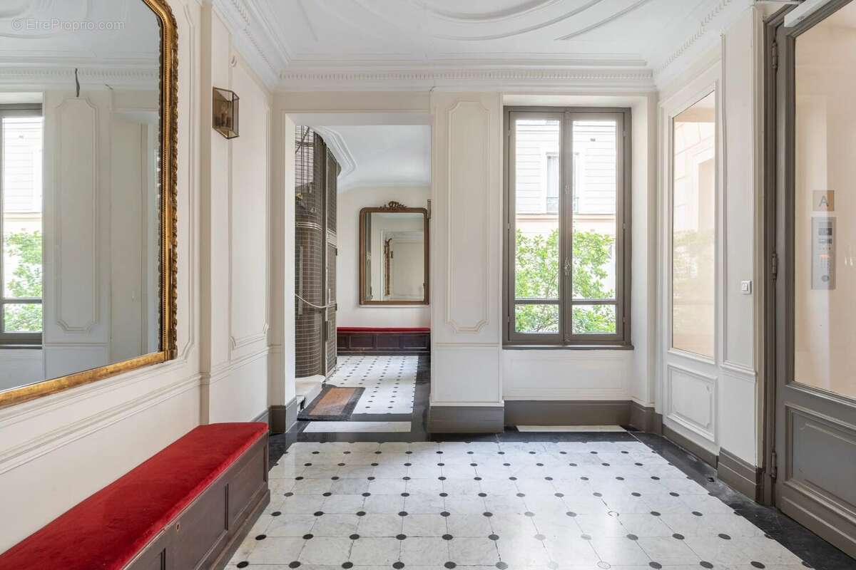 Appartement à PARIS-7E