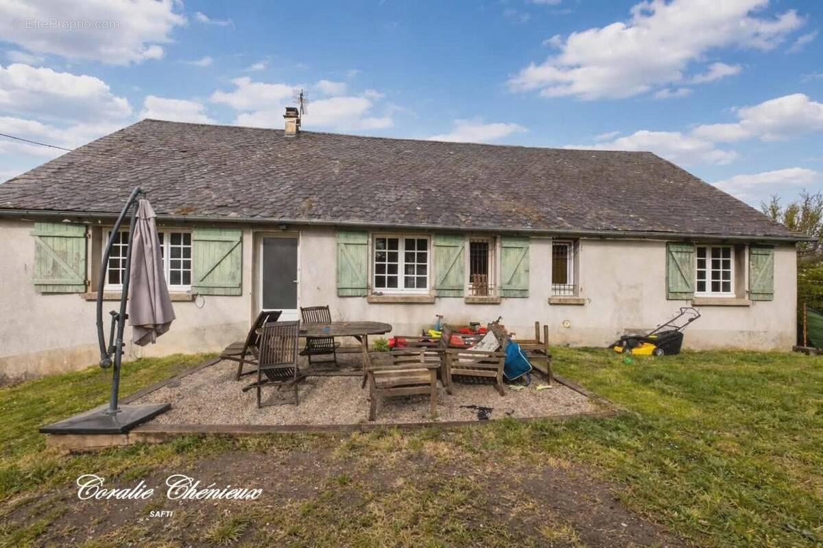 Photo 1 - Maison à YDES