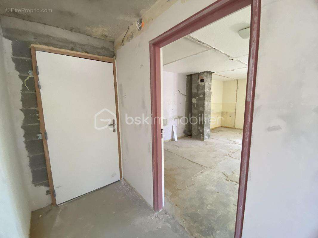 SAINT-CHRISTOL ((84) -  Créez votre T2 sur mesure ! Plateau sous forme d'appartement de 68 m² env. situé au 1er étage avec ascen - photo 12