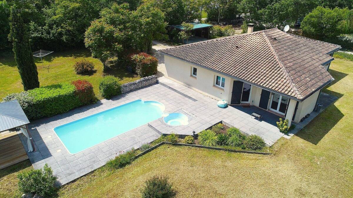 Maison à LALBENQUE