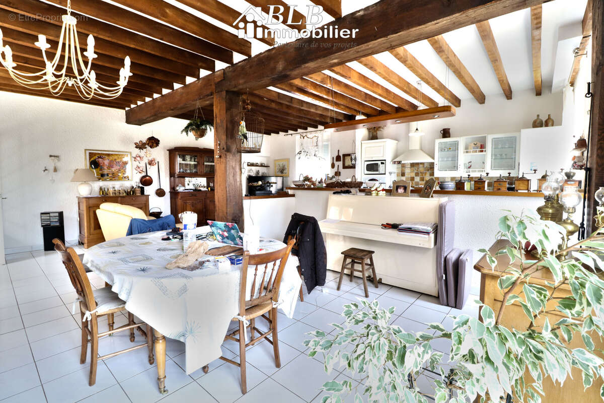 Maison à LE PERRAY-EN-YVELINES