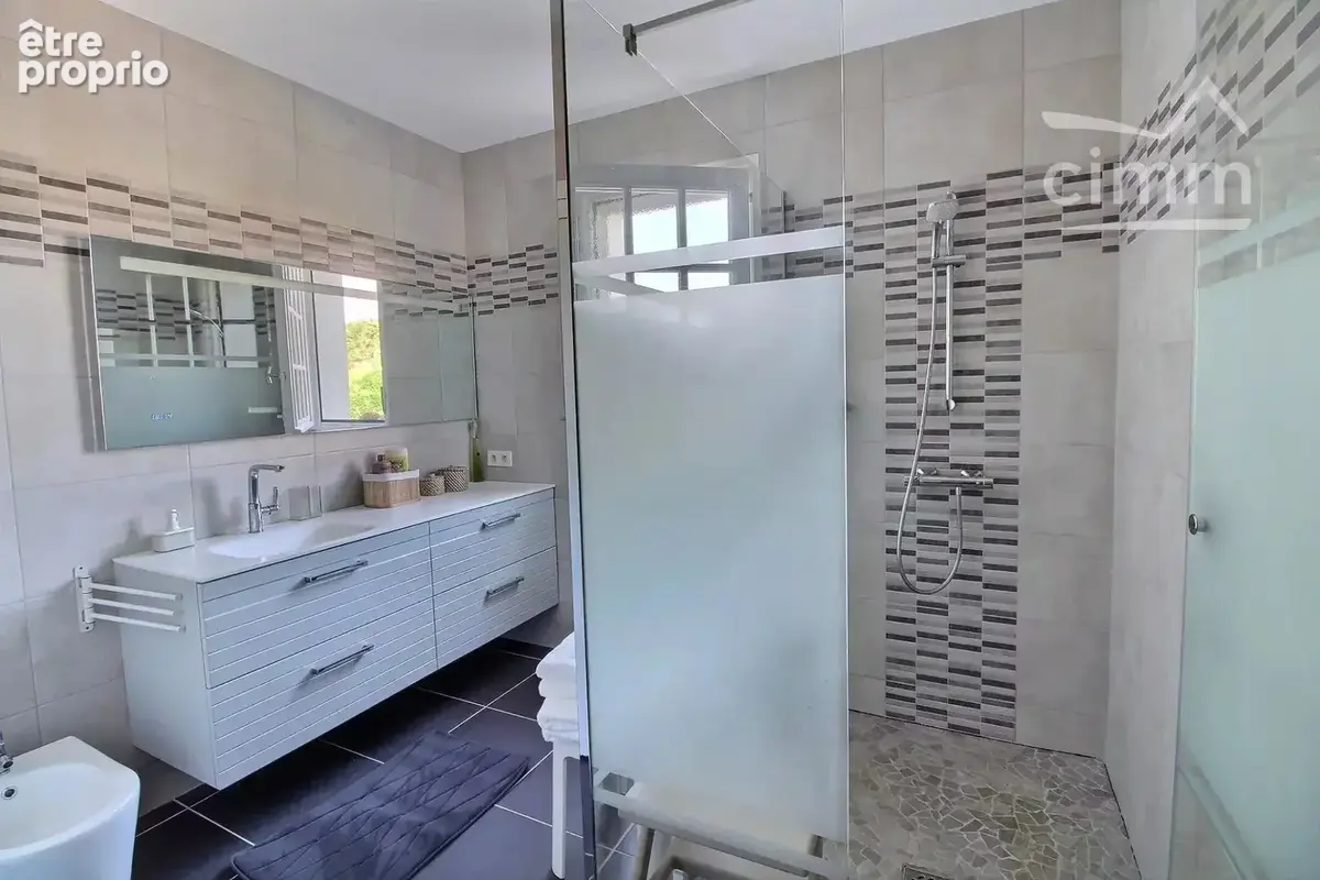 Appartement type 4 avec jardin et piscine - photo 11