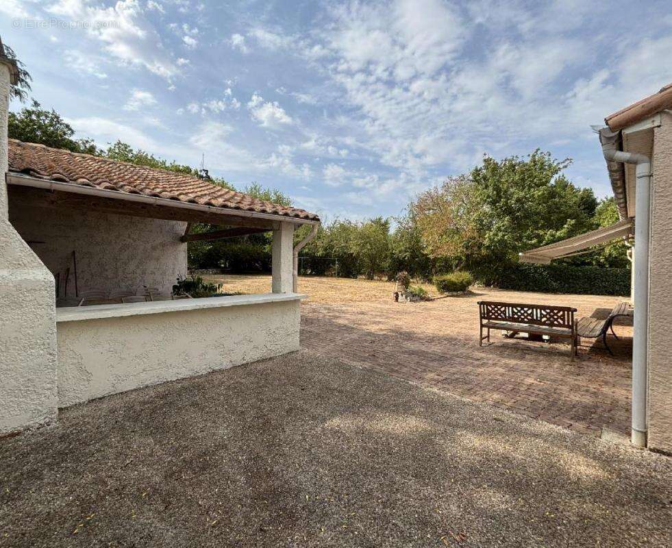 Maison 122 m² à Vallans  - photo 2
