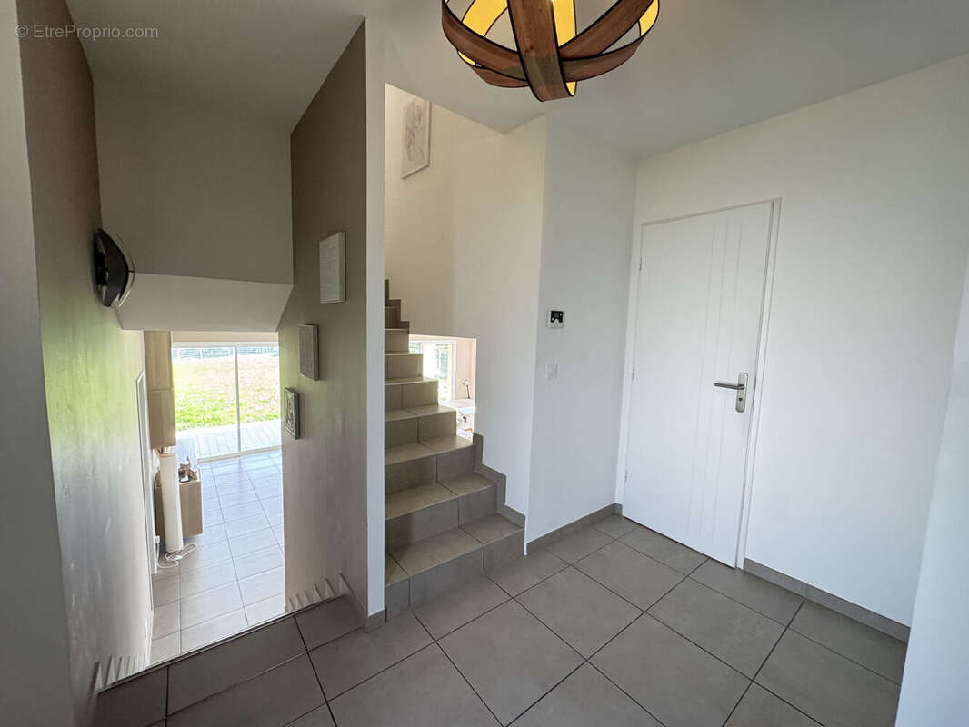 Photo 8 - Maison à COMBRE