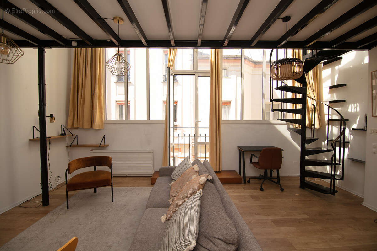 Appartement à PARIS-8E