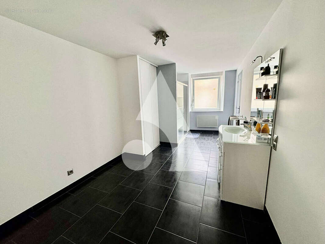 Maison à NEUFCHATEAU