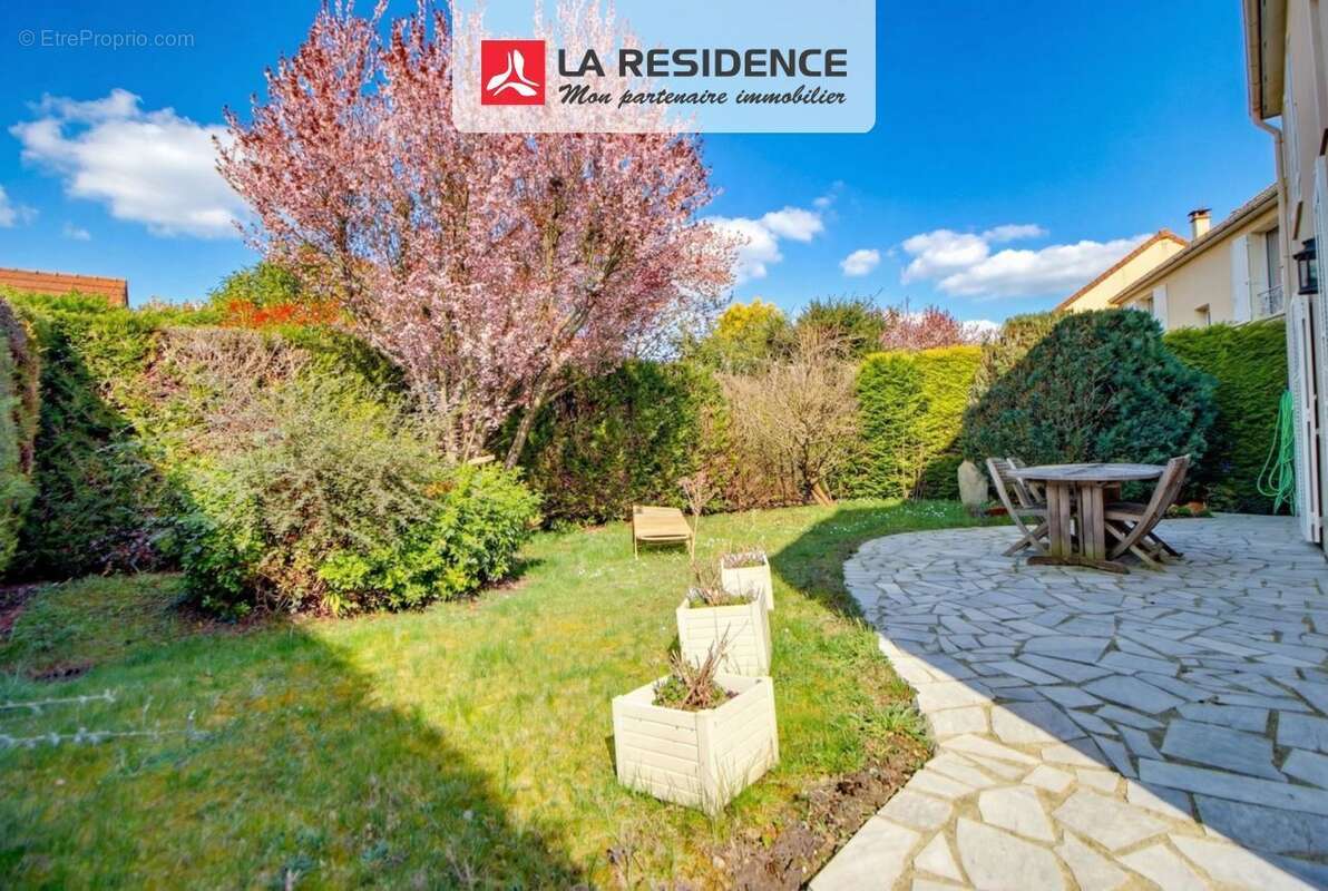 Maison à VERNEUIL-SUR-SEINE