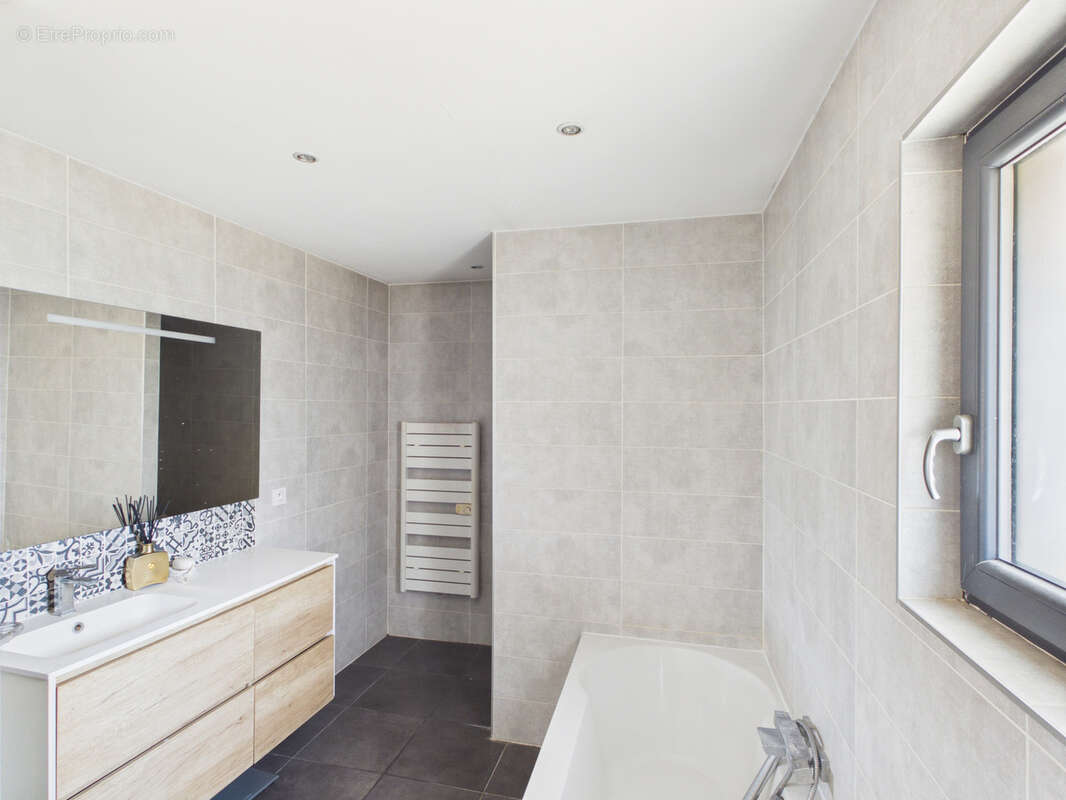 Maison à MALATAVERNE