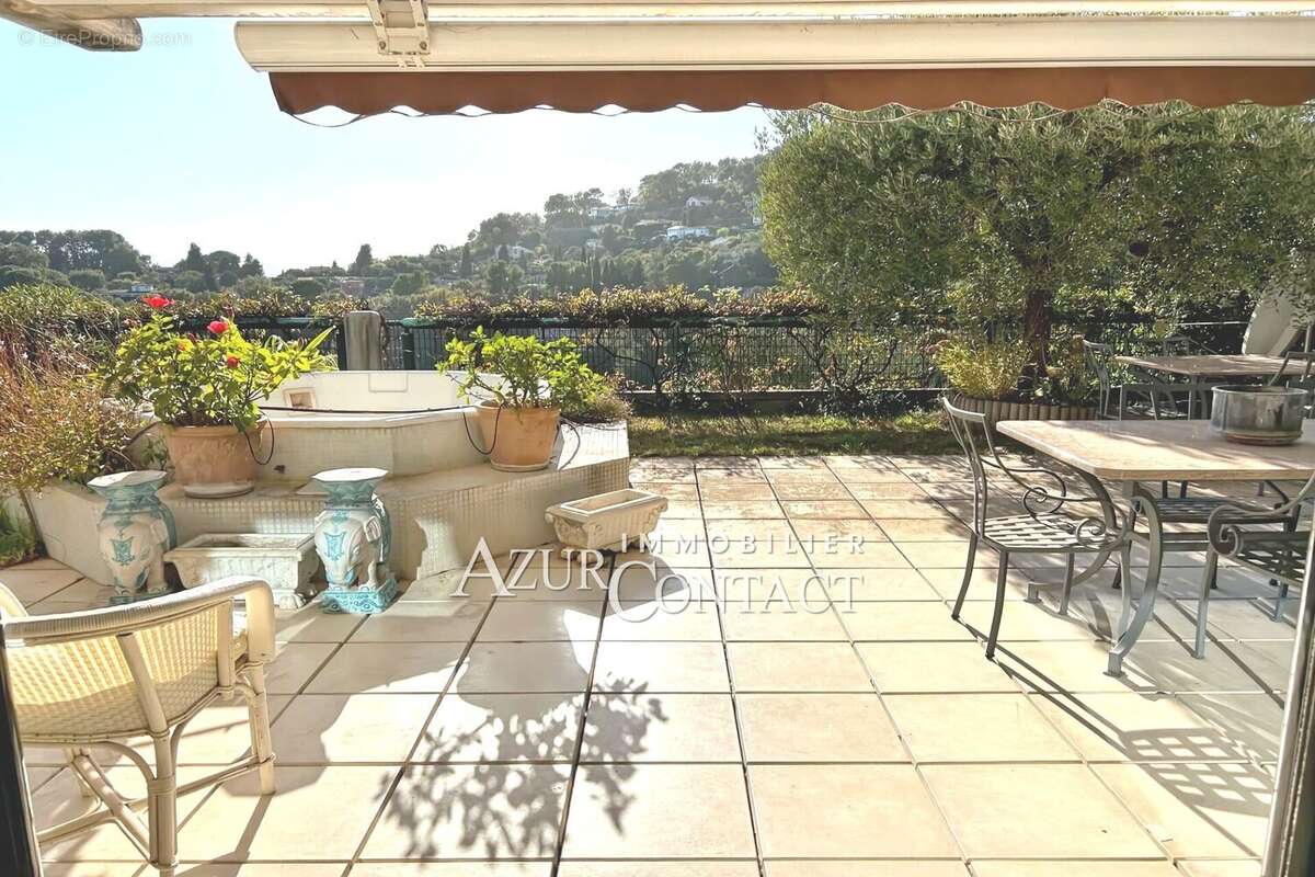 Appartement à MOUGINS