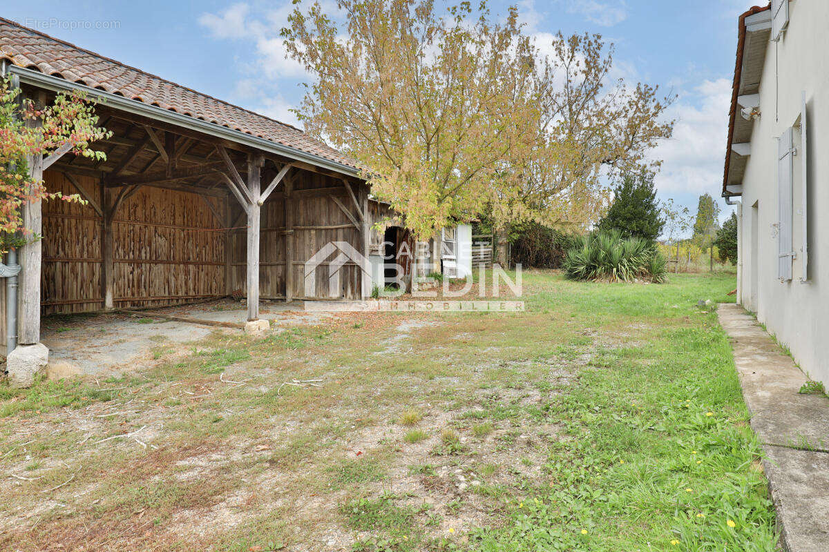 Maison à MONPRIMBLANC