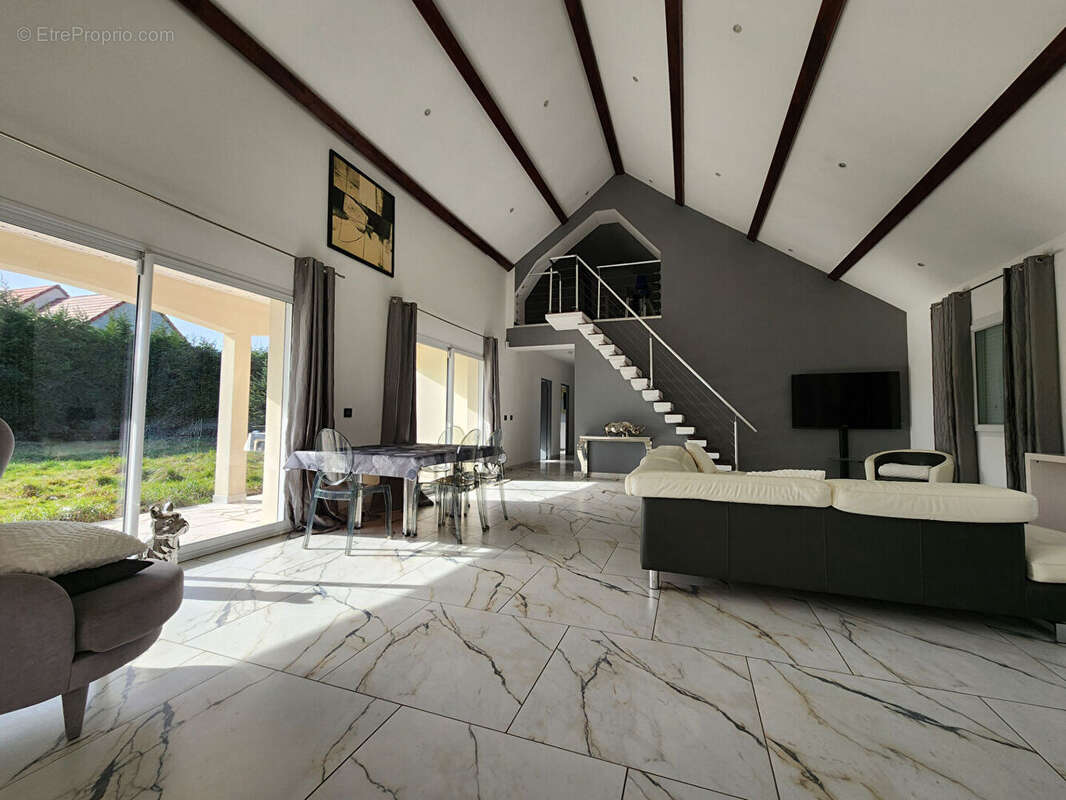 Maison moderne grands volumes - photo 2