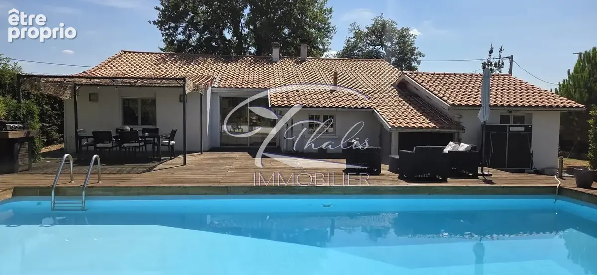 Photo Maison à La Lande-De-Fronsac au prix de 295 000€