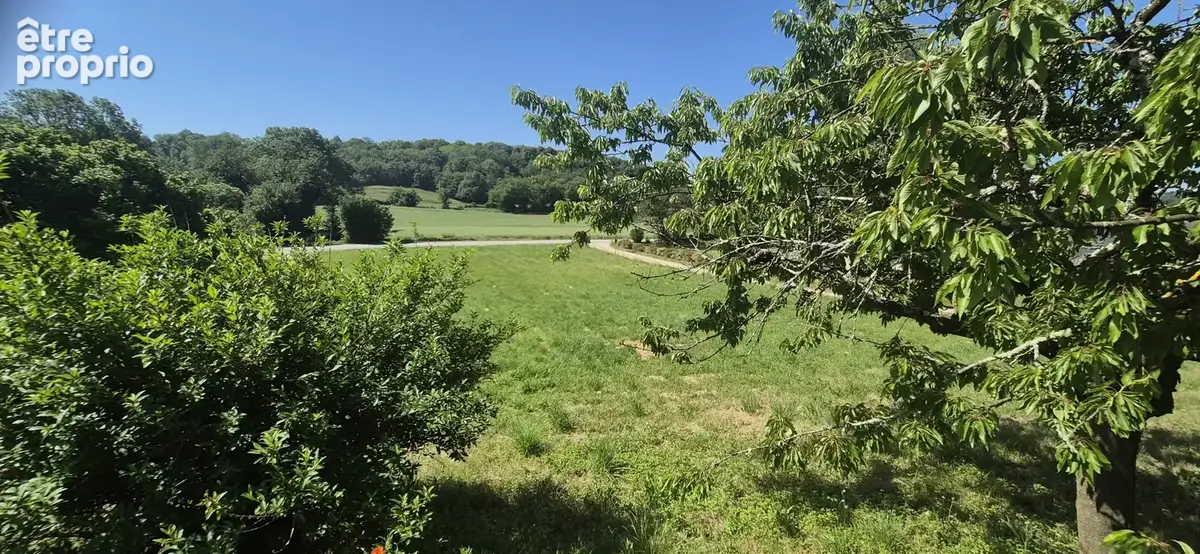 Terrain constructible de 842 m2. - photo 3