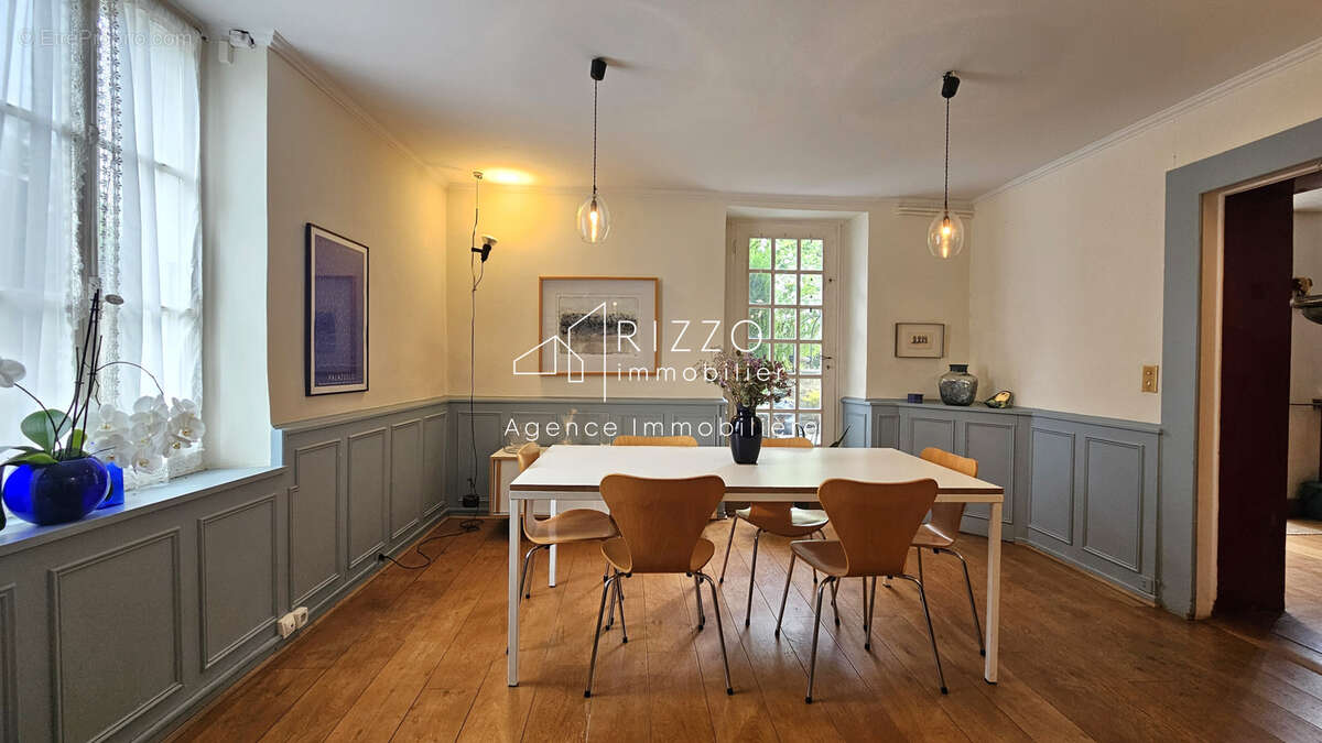Centre Ferney, maison de 200m2 + dépendance de 41m2 sur terrain de 1590m2 - photo 5