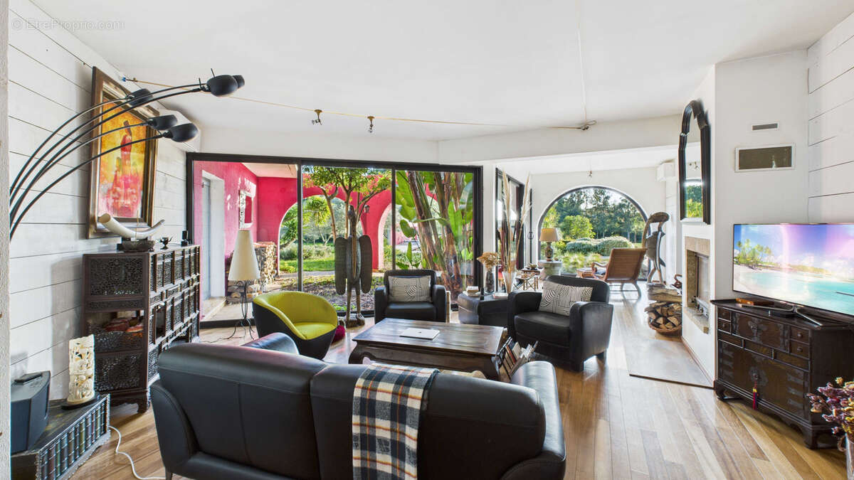 Maison à LA LONDE-LES-MAURES