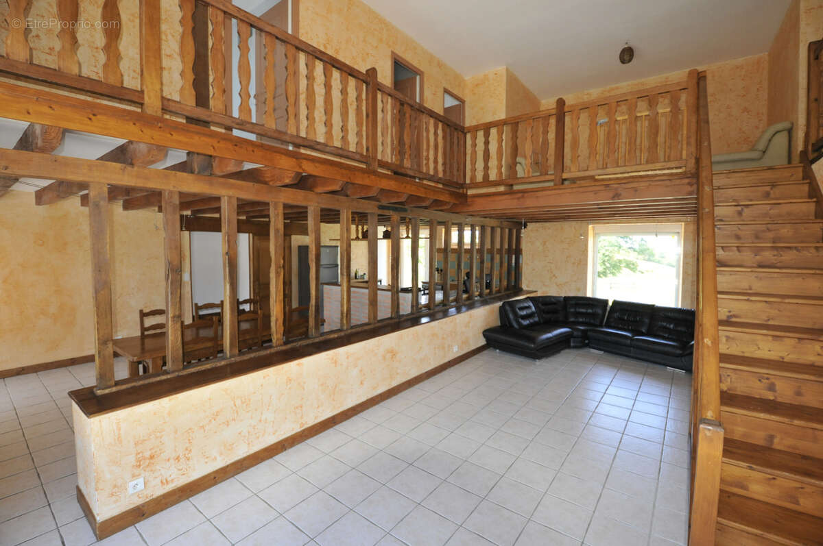 Maison à SAINT-HILAIRE-BONNEVAL