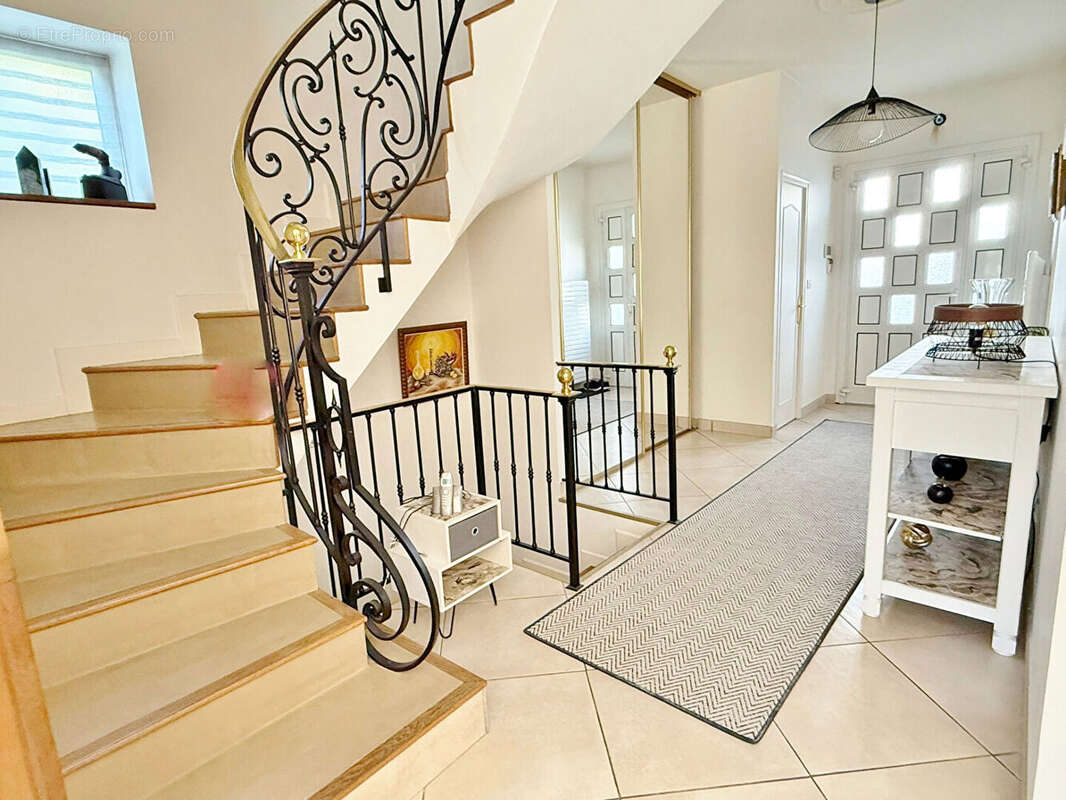 Maison à L'HAY-LES-ROSES